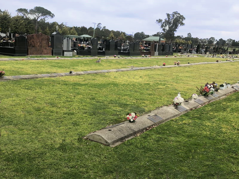 Yan-Yean-Cemetery Plaque Lawn Yan Yean Cemetery